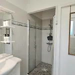Maison A Avec Jardin Et Parking Prive - Fr-1-616-546