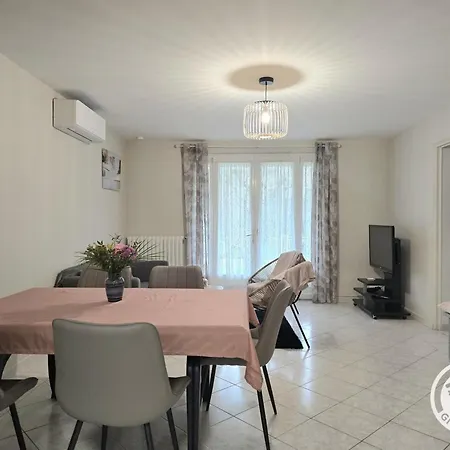 Maison A Avec Jardin Et Parking Prive - Fr-1-616-546 Feriehus *