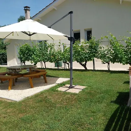 Maison A Avec Jardin Et Parking Prive - Fr-1-616-546 * إيميت