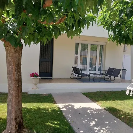 Maison A Avec Jardin Et Parking Prive - Fr-1-616-546 بيت للعطل *